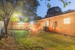 Cute, Private 2 bdrm Home w/ Fun & Games - Image 3