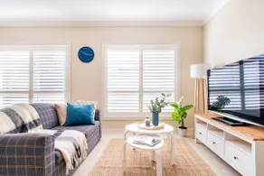 Cozy self-contained one-bed flat (Near Bus Stop) - Image 2