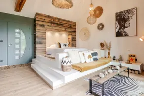 Small, private cabin - Image 3