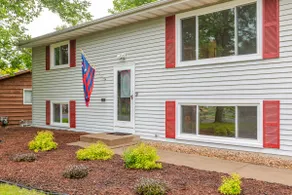Mpls Marvel: Spacious Retreat - Image 2