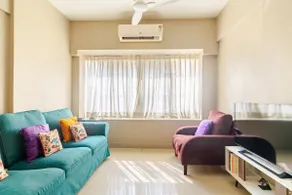 Artist's Abode fully loaded 1 Bhk in lokhandwala - Image 2