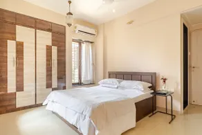 Artist's Abode fully loaded 1 Bhk in lokhandwala - Image 5