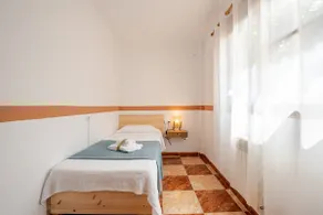 Lezardiere House | Beach & Garden Getaway - Image 4
