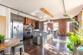 Crossroads Industrial Art Loft - Sleeps 7 - Image 3