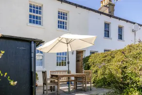 Coastguards cottage, sea views, 3 mins from beach - Image 2
