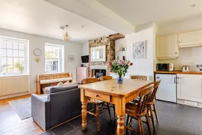 Coastguards cottage, sea views, 3 mins from beach - Image 3
