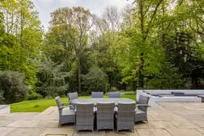 Private annexe in Old Windsor. - Image 5