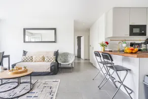 Bright apartment with balcony – near Paris - Image 2