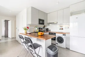 Bright apartment with balcony – near Paris - Image 3