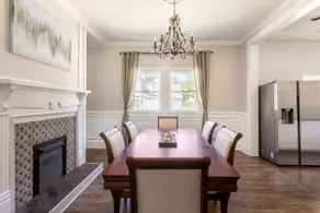 1920s Historic Retreat in Downtown Graham - Image 3
