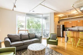The Redline Loft. Central Downtown Location. - Image 4