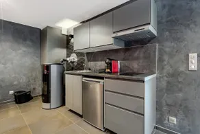 Loft with Private Hot Tub, Pool Table, and Balcony, 10 min from Strasbourg - Image 4