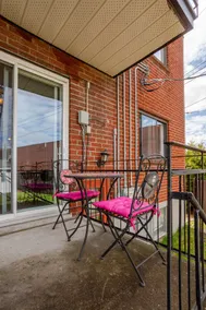 Cozy 2 bedroom close to downtown - Image 4