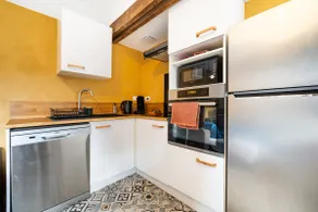 At Lili and Sam's - Image 3