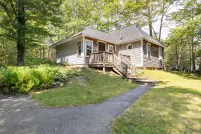 Stylish New England cottage, 5 mins from beach - Image 2