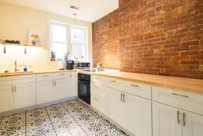 Modern Victorian Apartment - Quiet but walkable! - Image 4
