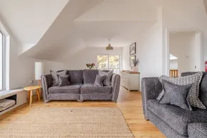 Hillside House - Image 2