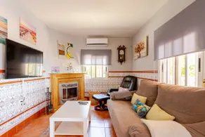 Country House in Corbera - Image 2