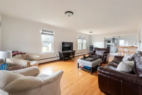 Cozy Bungalow in SE Pittsfield - Image 2