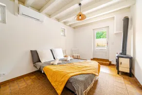 Stone house, terrace, large quiet garden, air conditioning - Image 4