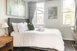 |~|King Bed|~|Fenced Yard|~|Twisted Stairs!|~| - Image 4