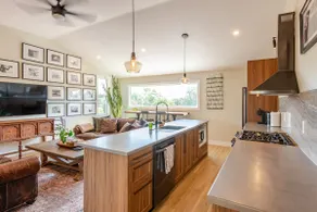 Centrally located in Denver with great city views! - Image 2
