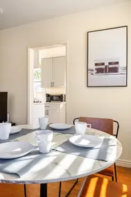 Monrovia Cozy Retreat near Los Angeles - Image 2