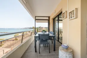 Premium Sea Front Apartment - Image 5