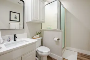 Designer Guest House in Circle C - Image 5