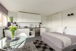 Prime location 180° Sydney Views - Image 3
