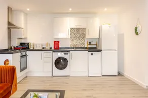 Premium Brand New 1 Bedroom Apt (The Chic Nexus) - Image 5