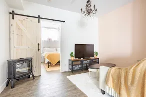 Luxury Mountain Guest Suite - Image 2