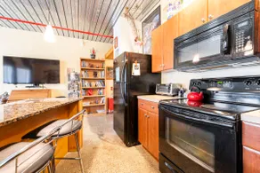 UNIQUE!! 1BR Loft-Rupp-Downtown w/ Many Extras. - Image 3