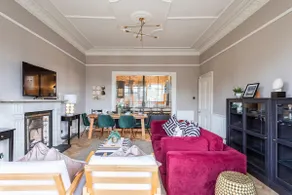 Stunning 3 bedroom Victorian home near Pollok country park - Image 2