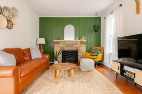 Charming Family-Friendly Small Town Oasis - Image 2
