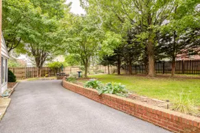 Charming Family-Friendly Small Town Oasis - Image 5