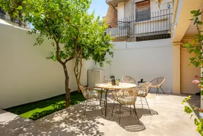 Inner City Retreat Apartment - Image 2