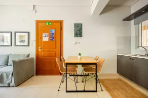 Inner City Retreat Apartment - Image 3