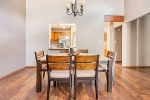 Beautiful Townhome in NE Albuquerque - Image 2