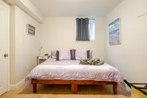 Cozy Brighton Apartment near St. Elizabeth’s - Image 5