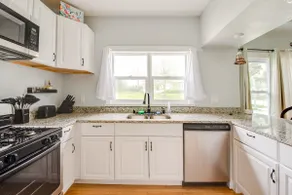 Spacious place by lake Michigan - Image 5