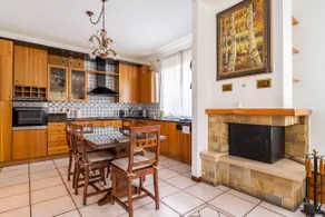 Apartment in a villa - Image 3
