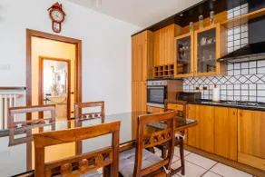 Apartment in a villa - Image 5