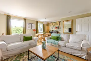 Stylish 3 Bed, Free Parking, Swindon 15 mins away - Image 3
