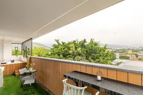 Jacuzzi overlooking the city, comfort and elegance - Image 3
