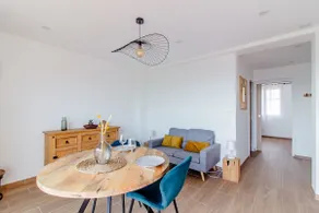 Premium Beachfront Apartment - Image 3