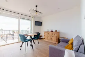 Premium Beachfront Apartment - Image 2