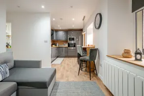 51 Innes Street Apartment - Image 4