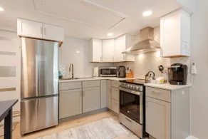 Cozy and Central Home - No cleaning fees! - Image 2