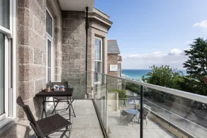Porthminster View Luxury Sea Views Balcony, Parking, Pool, Spa & Gym - Image 3